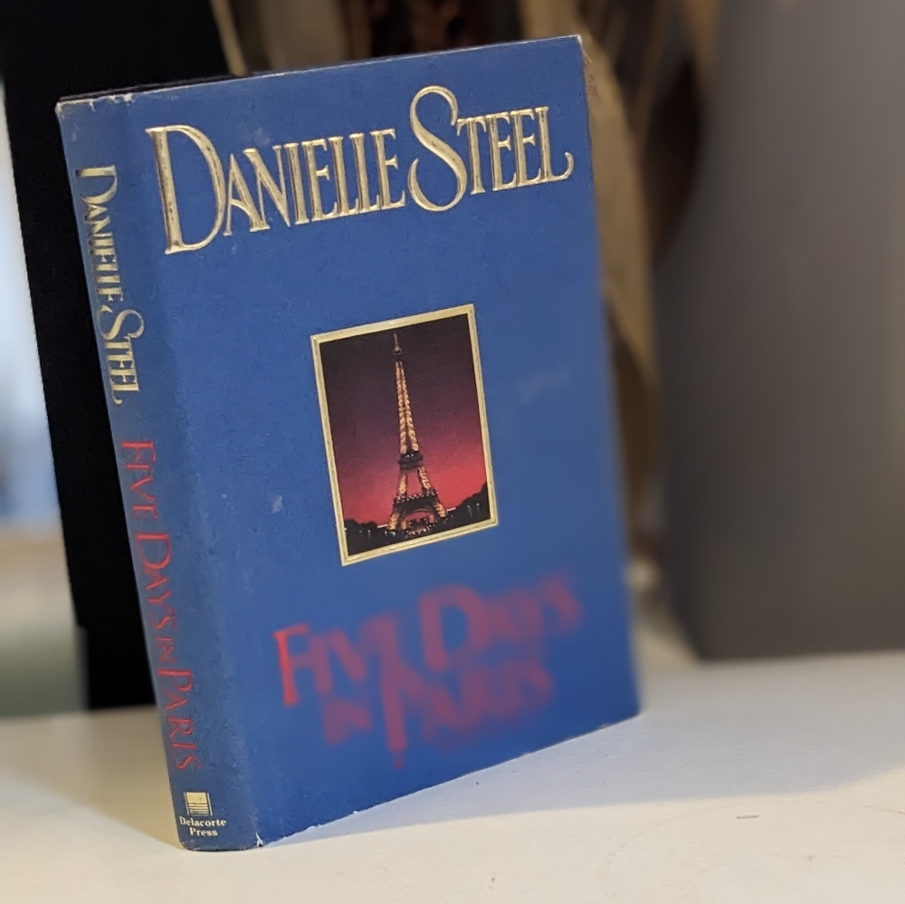 [💲3 / $20] DANIELLE STEELE | Five Days in Paris